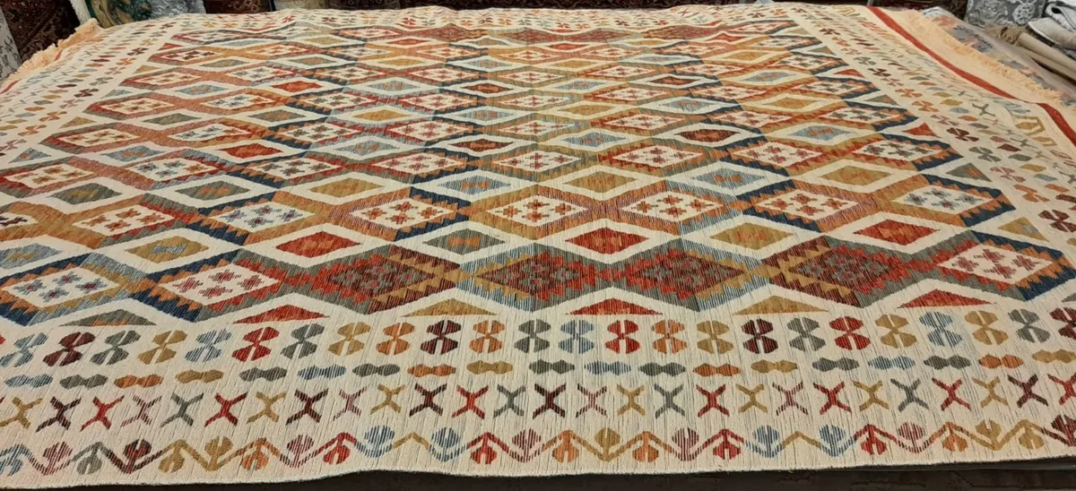 D_NQ_NP_2X_635073-MLB99418026215_112025-F-tapete-buchara-ravena-240-x-340m-moderno-chenille